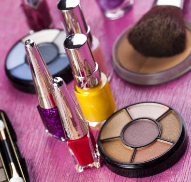 七修良品 优质化妆品与精致店铺装修的完美融合